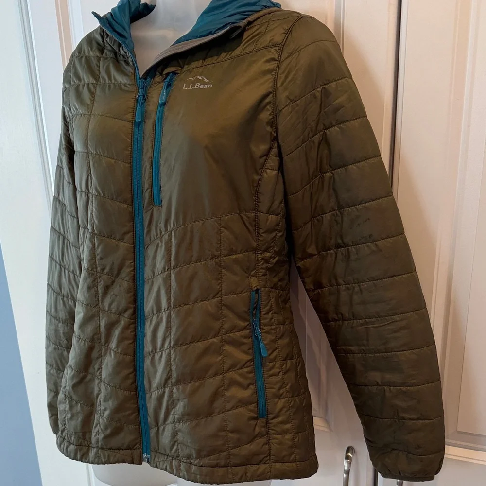L.L.Bean PrimaLoft Packaway Hooded Jacket in olive green with teal accents - Picture 14 of 16